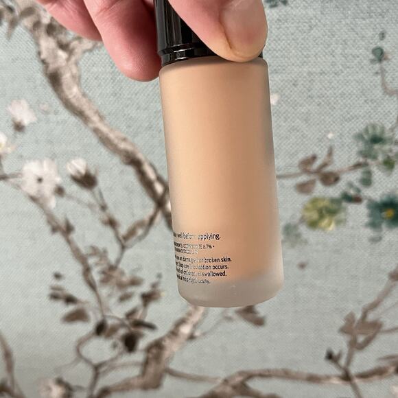 Bobbi Brown Weightless Skin Foundation SPF 15 C-036 Cool Sand - Picture 3 of 4